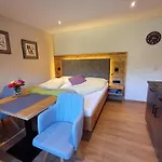 Haufhof , Bei Schladming * Haus im Ennstal